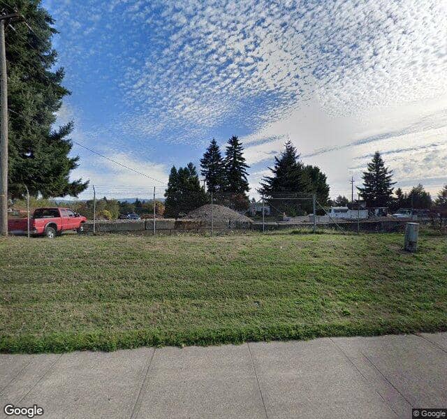 H & H Wood Recyclers recycling center in Vancouver, WA - View of facility
